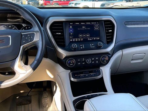 Used 2022 GMC Acadia Denali w/ Denali Ultimate Package image 9