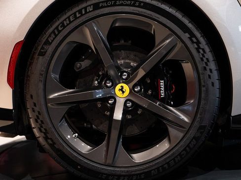 Used 2025 Ferrari 12Cilindri image 15