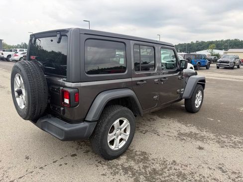 Used 2019 Jeep Wrangler Unlimited Sport S AWD/4WD image 12