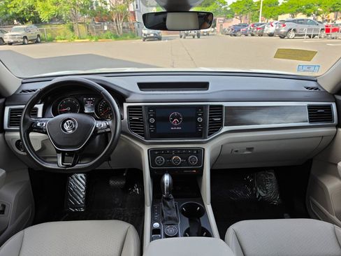 Used 2019 Volkswagen Atlas SE w/ Panoramic Sunroof Package AWD/4WD image 17