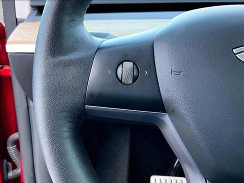 Used 2022 Tesla Model Y Performance image 20