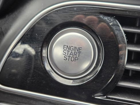 Used 2023 Genesis G70 2.0T AWD/4WD image 39