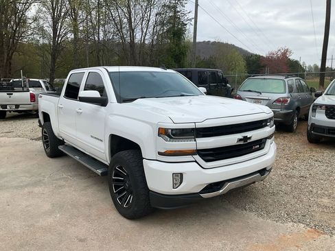 Used 2017 Chevrolet Silverado 1500 LT w/ All Star Edition AWD/4WD image 3