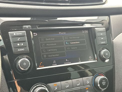 Used 2022 Nissan Rogue Sport S image 18