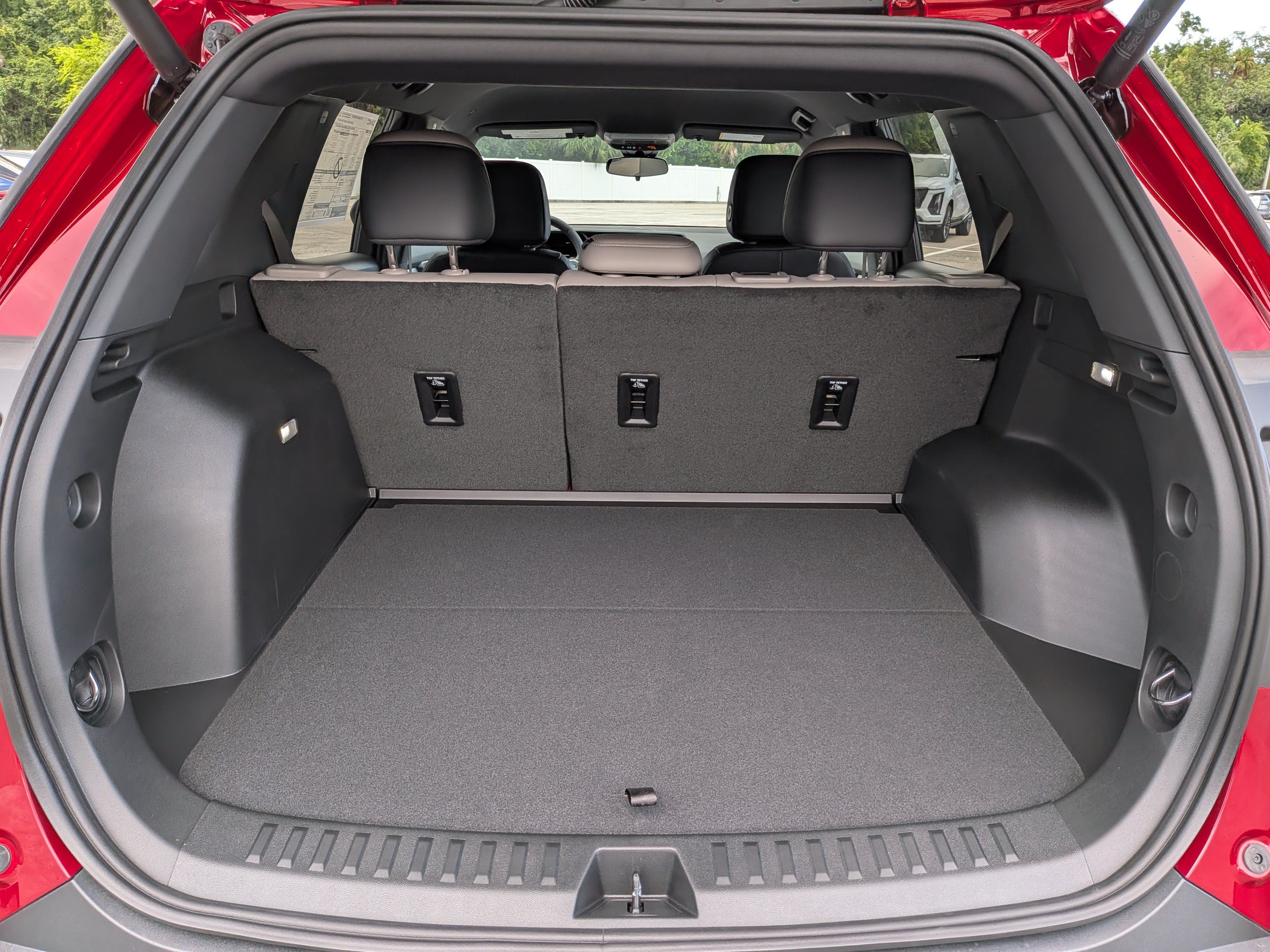 New 2027 GMC Terrain Elevation w/ Elevation Premium Package FWD image 17