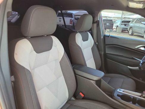 Used 2024 Chevrolet Trax RS w/ Driver Confidence Package image 14