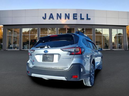 Used 2025 Subaru Outback Limited image 5