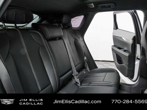 Used 2025 Cadillac Optiq Luxury 1 AWD/4WD image 21