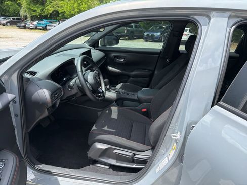 Used 2025 Honda HR-V Sport image 17