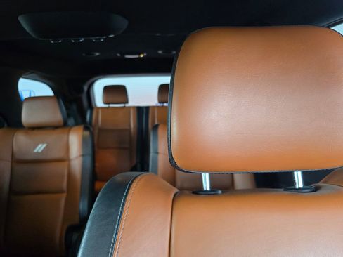 Used 2019 Dodge Durango R/T w/ Technology Group AWD/4WD image 32