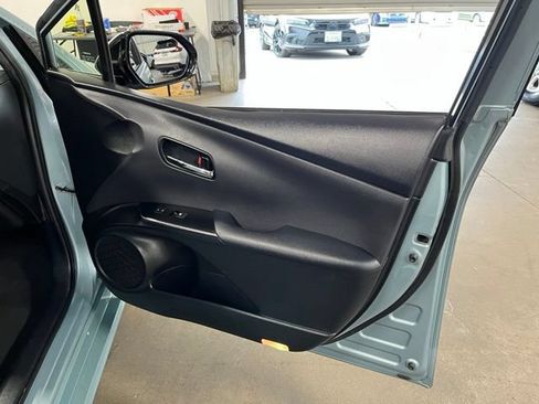 Used 2017 Toyota Prius Four w/ Advanced Technology Package FWD image 12
