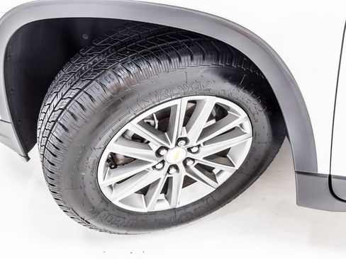 Used 2023 Chevrolet Traverse LT w/ LPO, Floor Liner Package AWD/4WD image 12