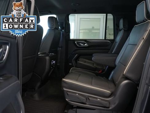 Used 2023 GMC Yukon XL SLT w/ SLT Luxury Package AWD/4WD image 29