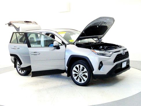 Certified 2022 Toyota RAV4 XLE Premium image 12