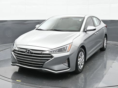 Used 2020 Hyundai Elantra SE image 4