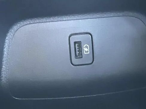 Used 2025 Nissan Sentra SV FWD image 21