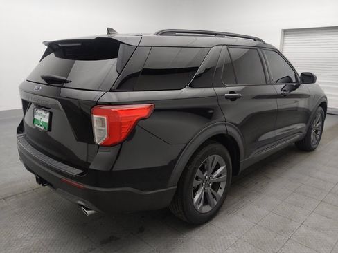 Used 2021 Ford Explorer XLT w/ Equipment Group 202A RWD image 9