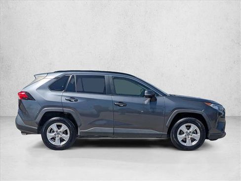 Used 2019 Toyota RAV4 XLE w/ Carpet Mat Package FWD image 4