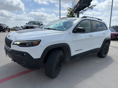 Used 2022 Jeep Cherokee Trailhawk w/ Trailer Tow Group AWD/4WD image 2