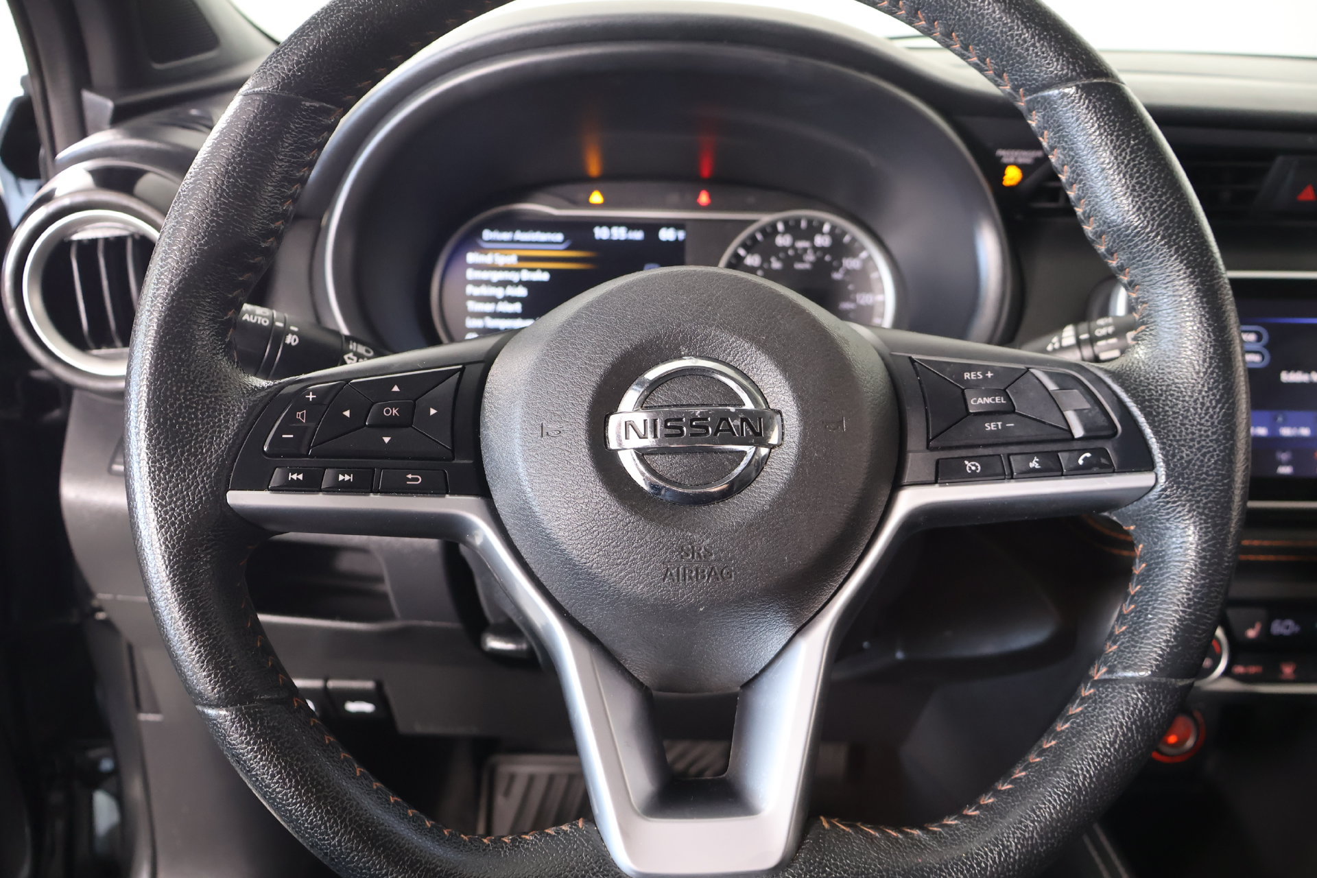 Used 2019 Nissan Kicks SR w/ SR Premium Package FWD image 3