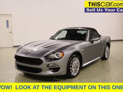 Used 2017 FIAT 124 Spider Classica RWD image 4