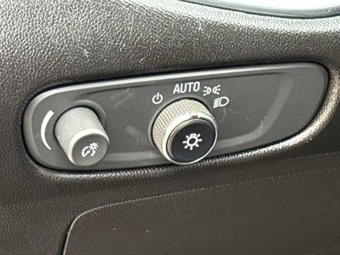Used 2024 Chevrolet Malibu LT FWD image 23