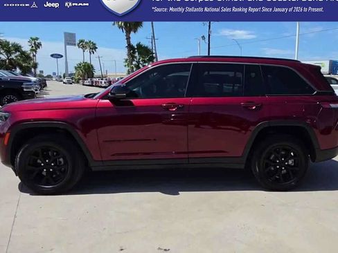 Certified 2026 Jeep Grand Cherokee Altitude AWD/4WD image 5