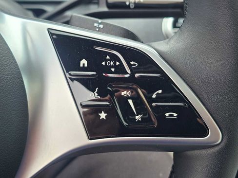 Used 2025 Mercedes-Benz C 300 4MATIC Sedan image 33