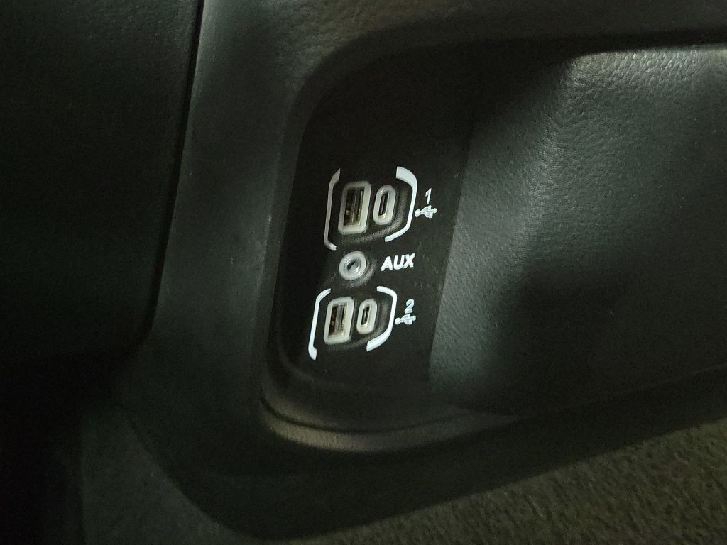 Used 2024 RAM 1500 Laramie AWD/4WD image 22