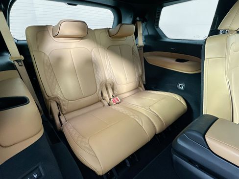 Used 2023 Jeep Grand Cherokee L Summit w/ Advanced Protech Group IV image 29