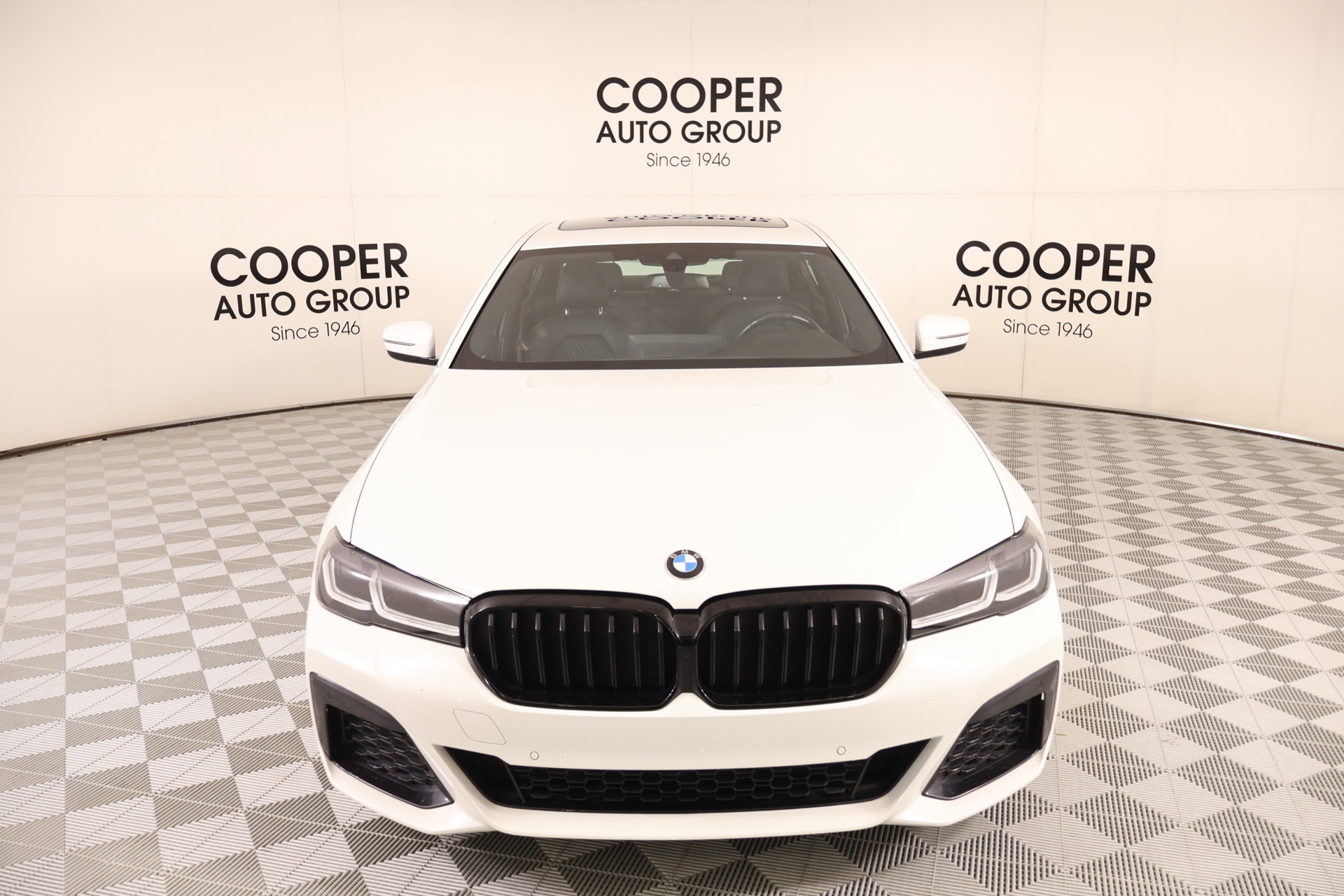 Used 2023 BMW 530i xDrive w/ M Sport Package AWD/4WD image 10