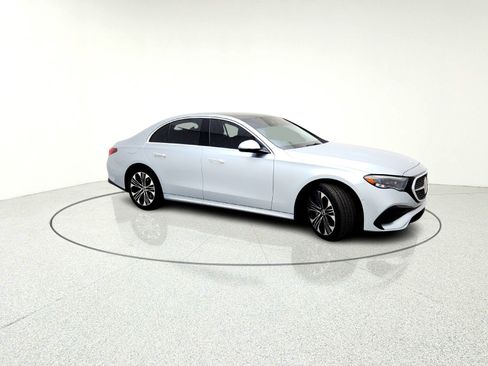 Used 2025 Mercedes-Benz E 450 4MATIC Sedan image 6