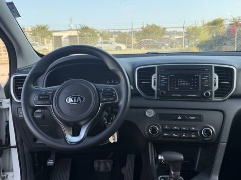 Used 2017 Kia Sportage LX FWD image 30