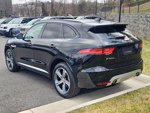 Used 2019 Jaguar F-PACE S image 12