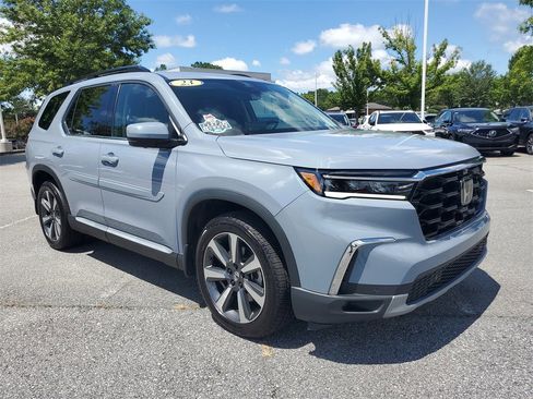 Used 2023 Honda Pilot Elite image 3