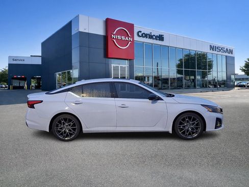 Used 2023 Nissan Altima 2.0 SR image 7