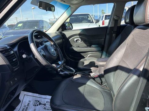 Used 2017 Kia Soul ! image 11