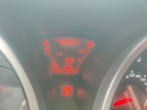 Used 2014 Nissan Juke SV AWD/4WD image 9