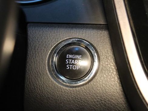 Used 2018 Toyota Camry SE FWD image 24