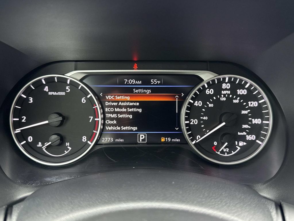 Used 2025 Nissan Sentra SR FWD image 13