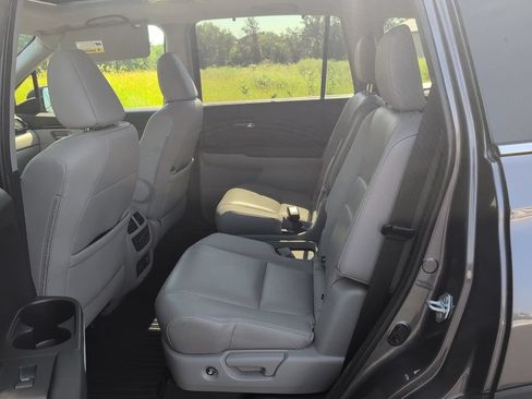 Used 2021 Honda Pilot Touring image 32