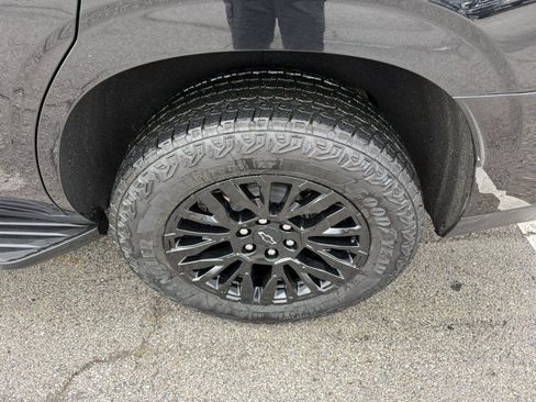 Used 2026 Chevrolet Tahoe LT AWD/4WD image 6