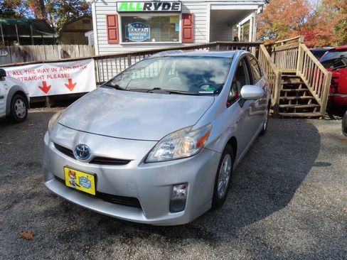 Used 2010 Toyota Prius Three image 2