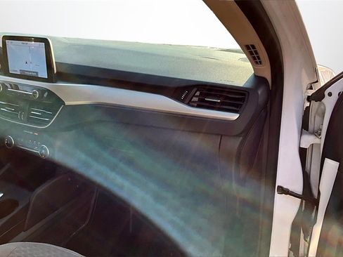 Used 2020 Ford Escape SE image 26