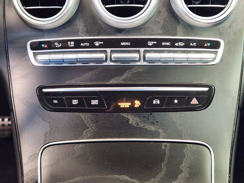 Used 2023 Mercedes-Benz GLC 300 4MATIC Coupe image 20