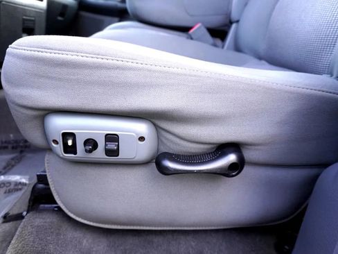 Used 2007 Dodge Ram 2500 Truck SLT image 19