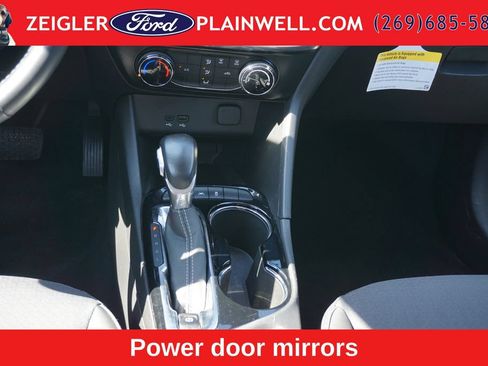 Used 2024 Buick Encore GX Preferred FWD image 15