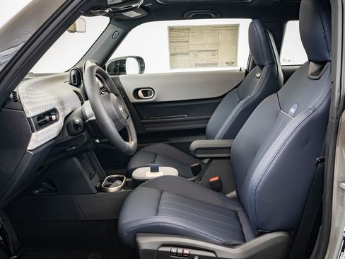 Certified 2025 MINI Cooper S image 4