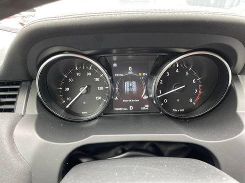 Used 2019 Land Rover Range Rover Evoque SE Premium image 25