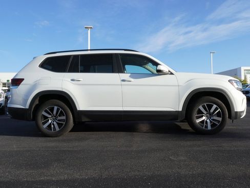 Used 2022 Volkswagen Atlas SE image 2